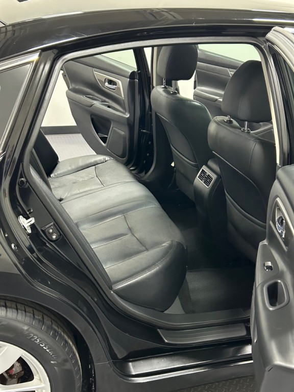2015 Nissan Altima Image 10