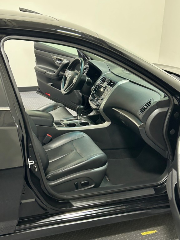 2015 Nissan Altima Image 11