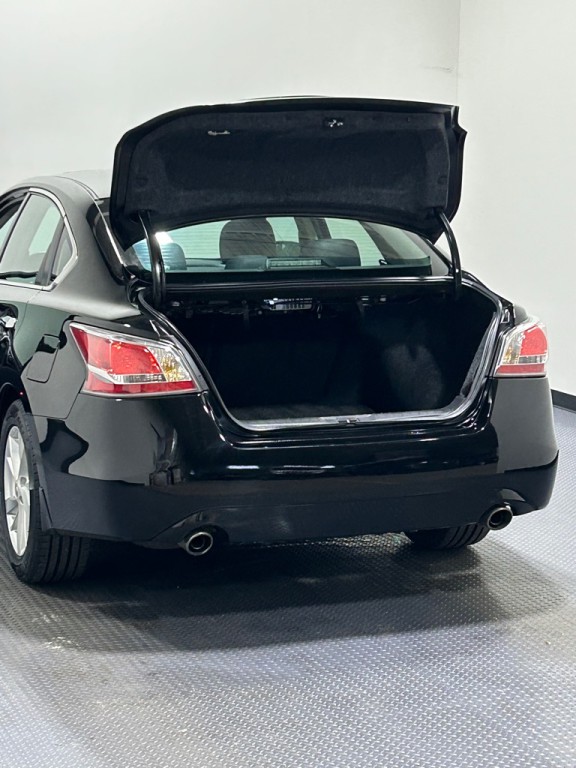 2015 Nissan Altima Image 12