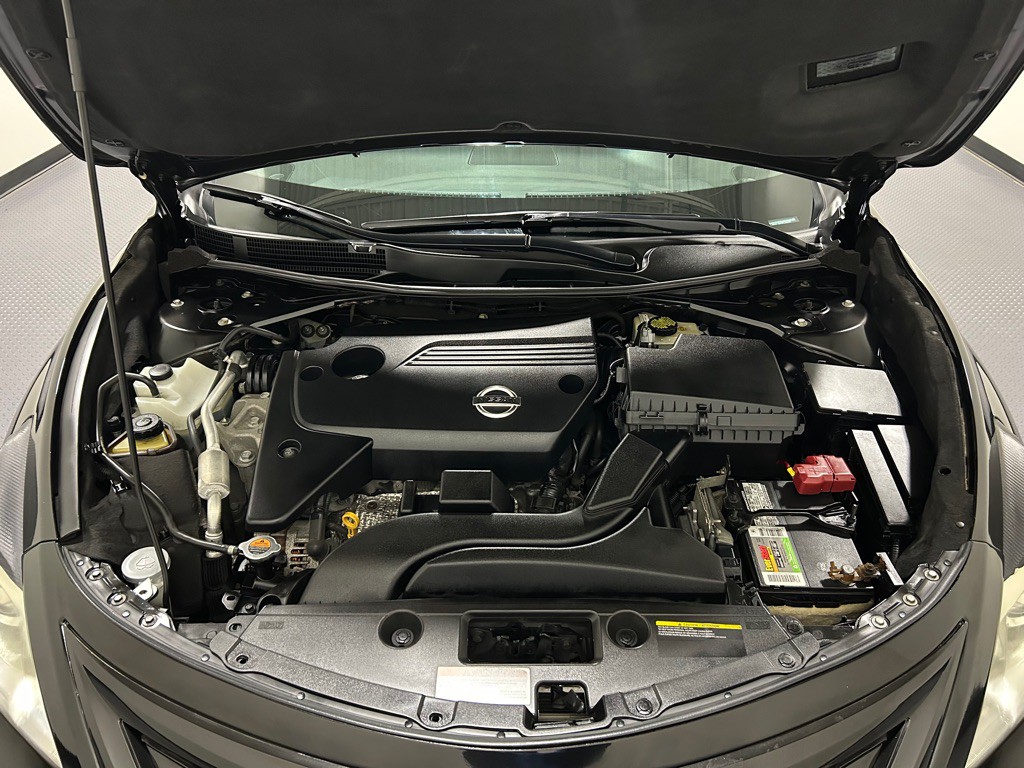 2015 Nissan Altima Image 17