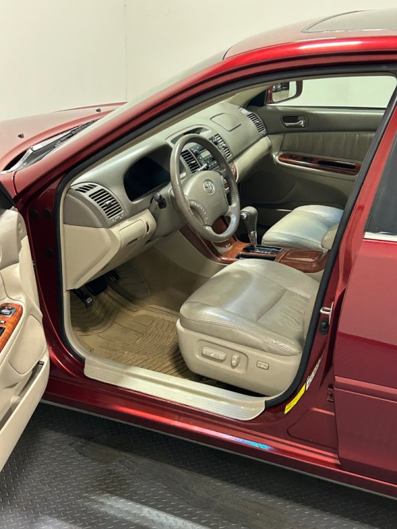 2005 Toyota Camry Image 8
