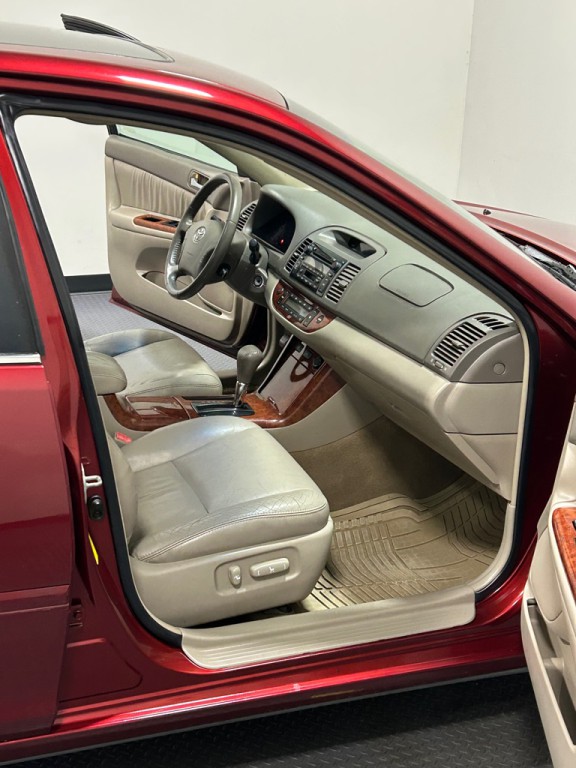 2005 Toyota Camry Image 11
