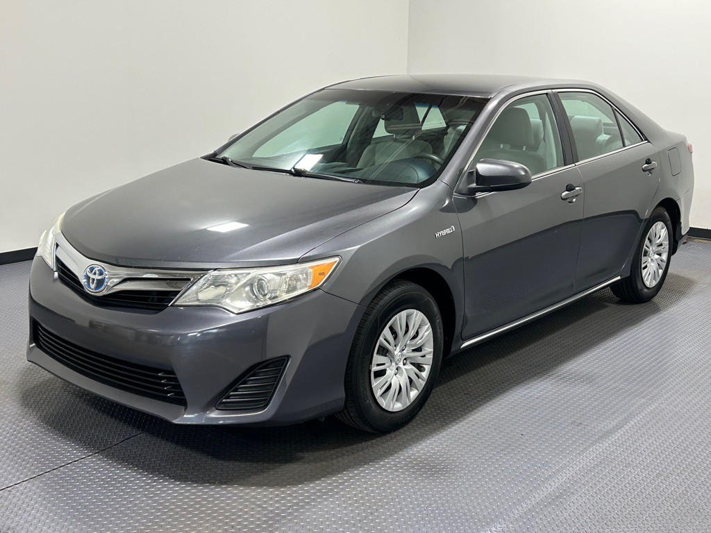 2013 Toyota Camry Image 1
