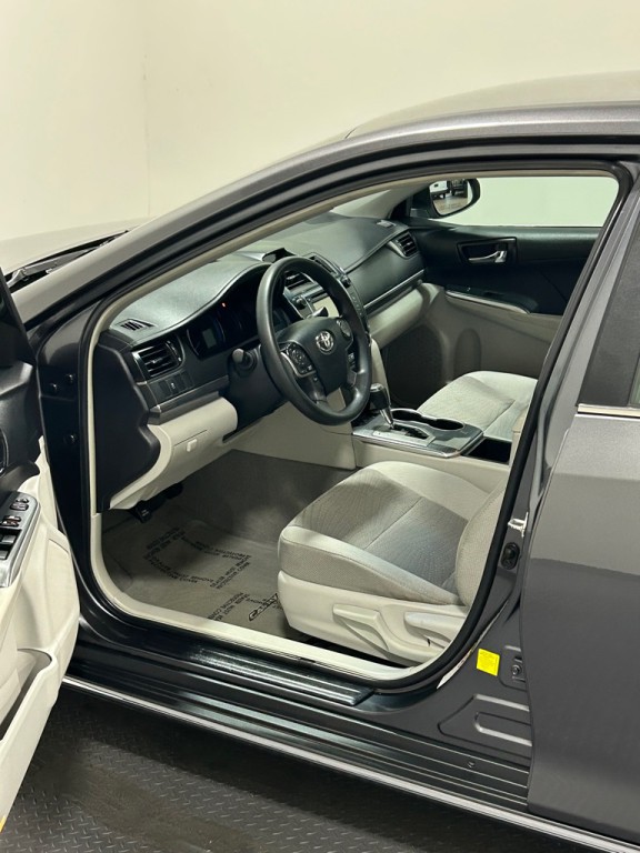 2013 Toyota Camry Image 8