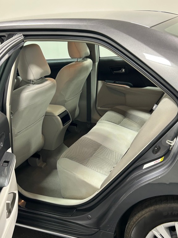 2013 Toyota Camry Image 9