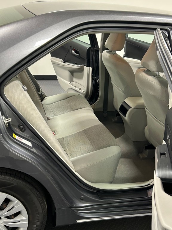 2013 Toyota Camry Image 10