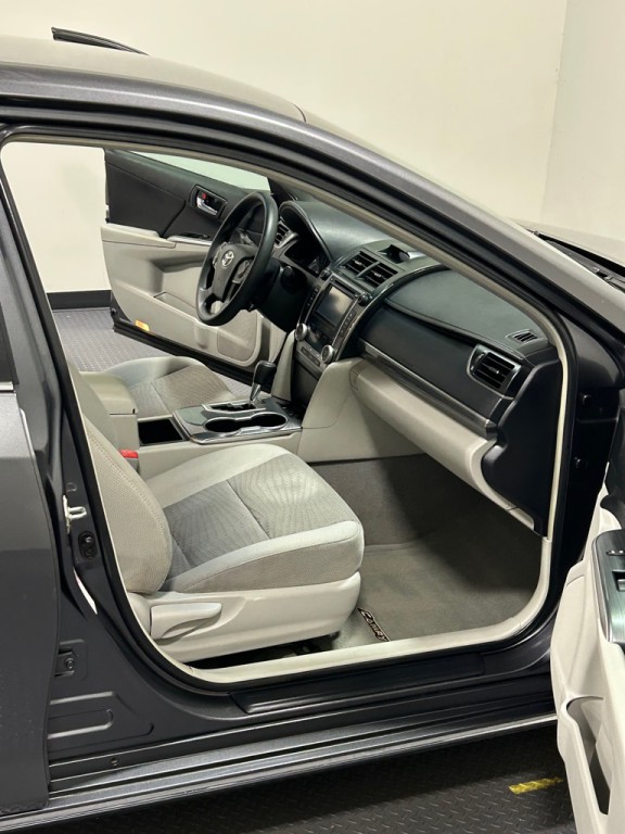 2013 Toyota Camry Image 11