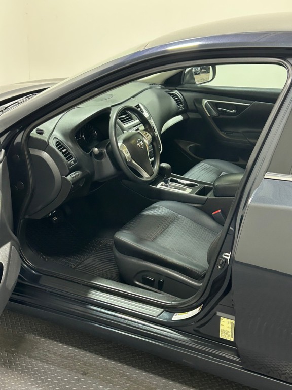 2018 Nissan Altima Image 8