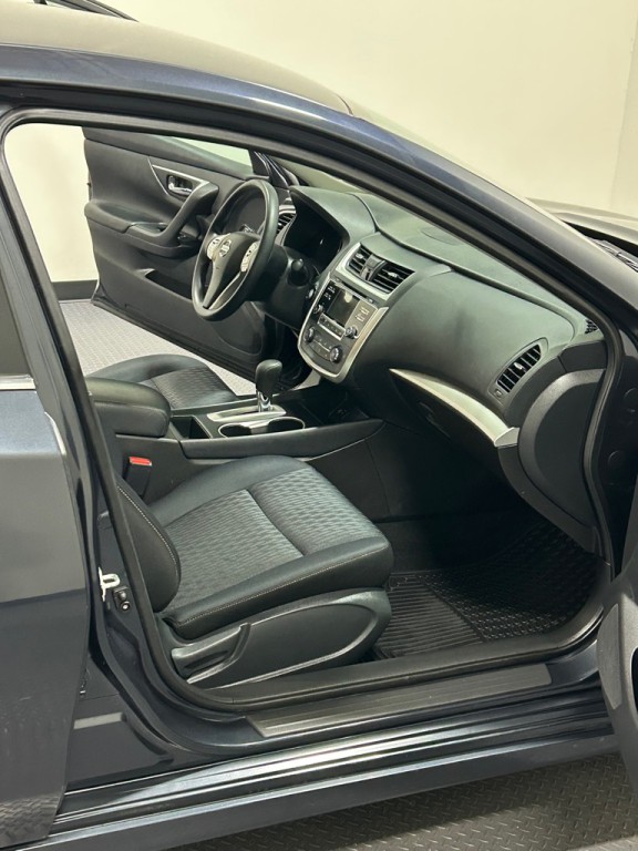 2018 Nissan Altima Image 11