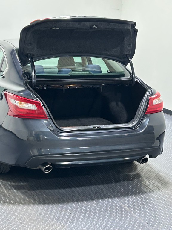 2018 Nissan Altima Image 12