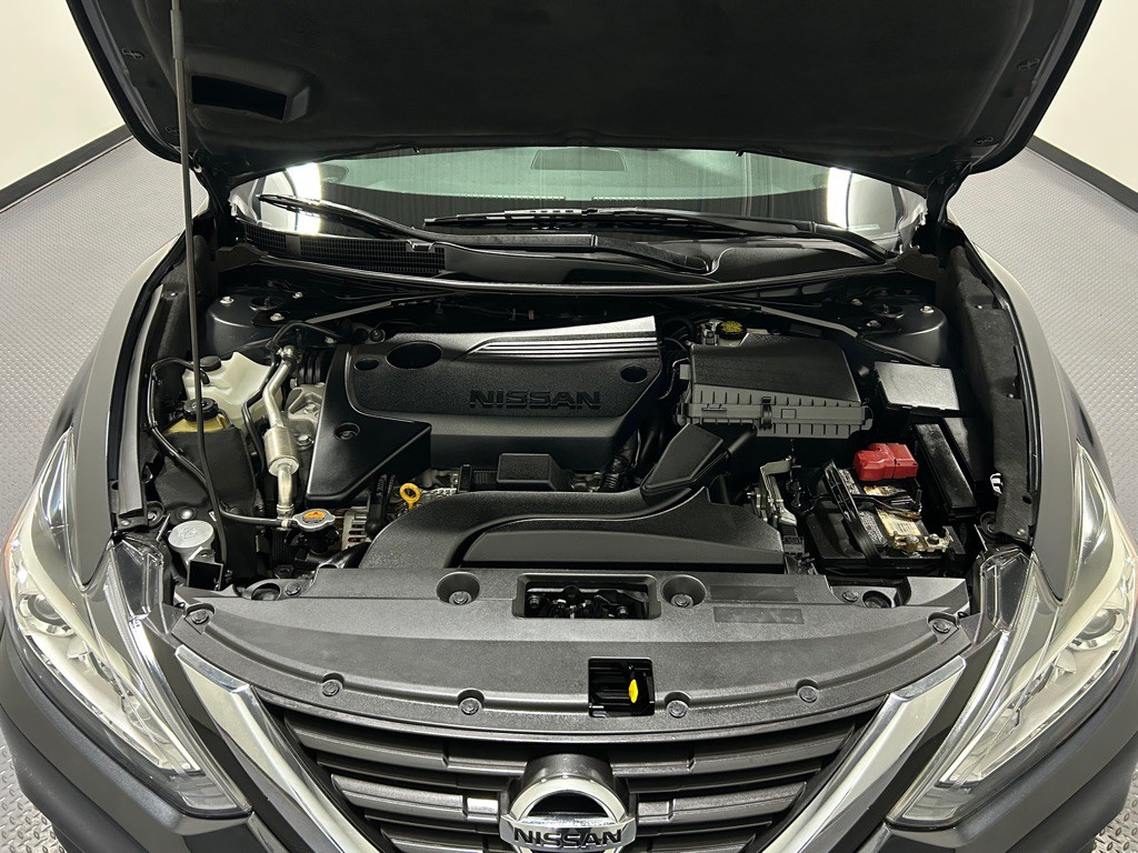 2018 Nissan Altima Image 16