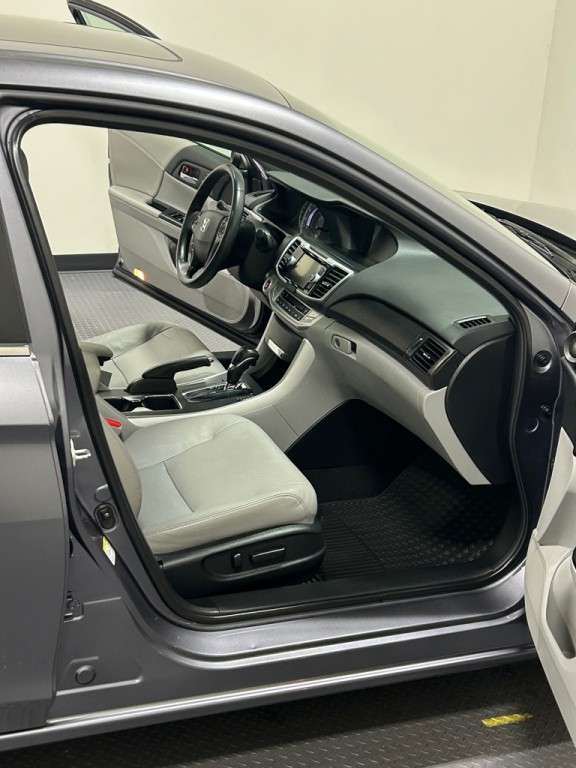 2013 Honda Accord Image 11