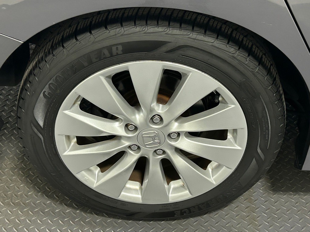 2013 Honda Accord Image 17