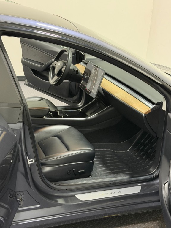 2019 Tesla Model 3 Image 10