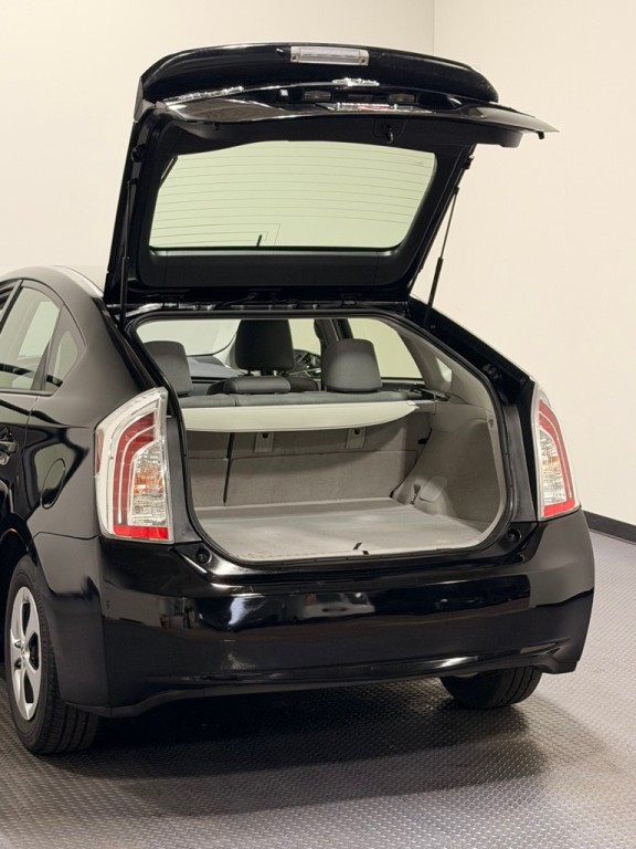 2012 Toyota Prius Image 12