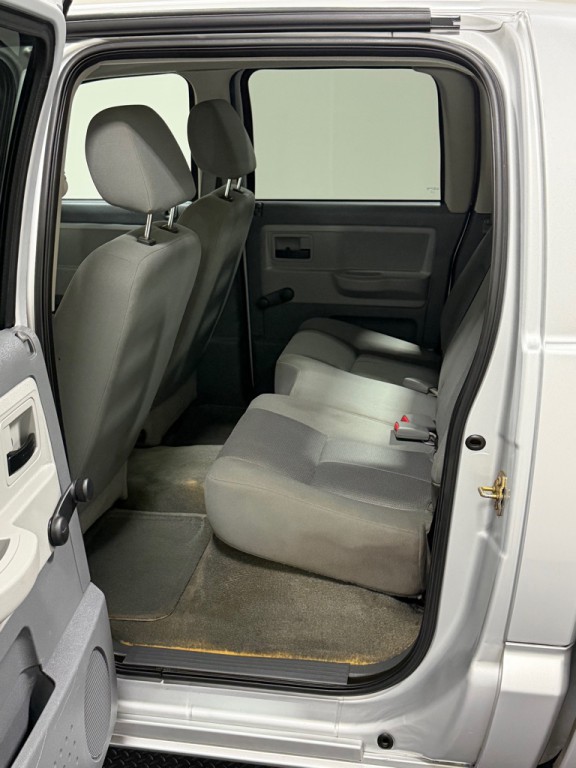 2006 Dodge Dakota Image 9