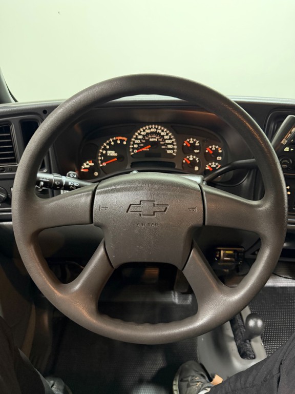 2004 Chevrolet Silverado 1500 Image 16