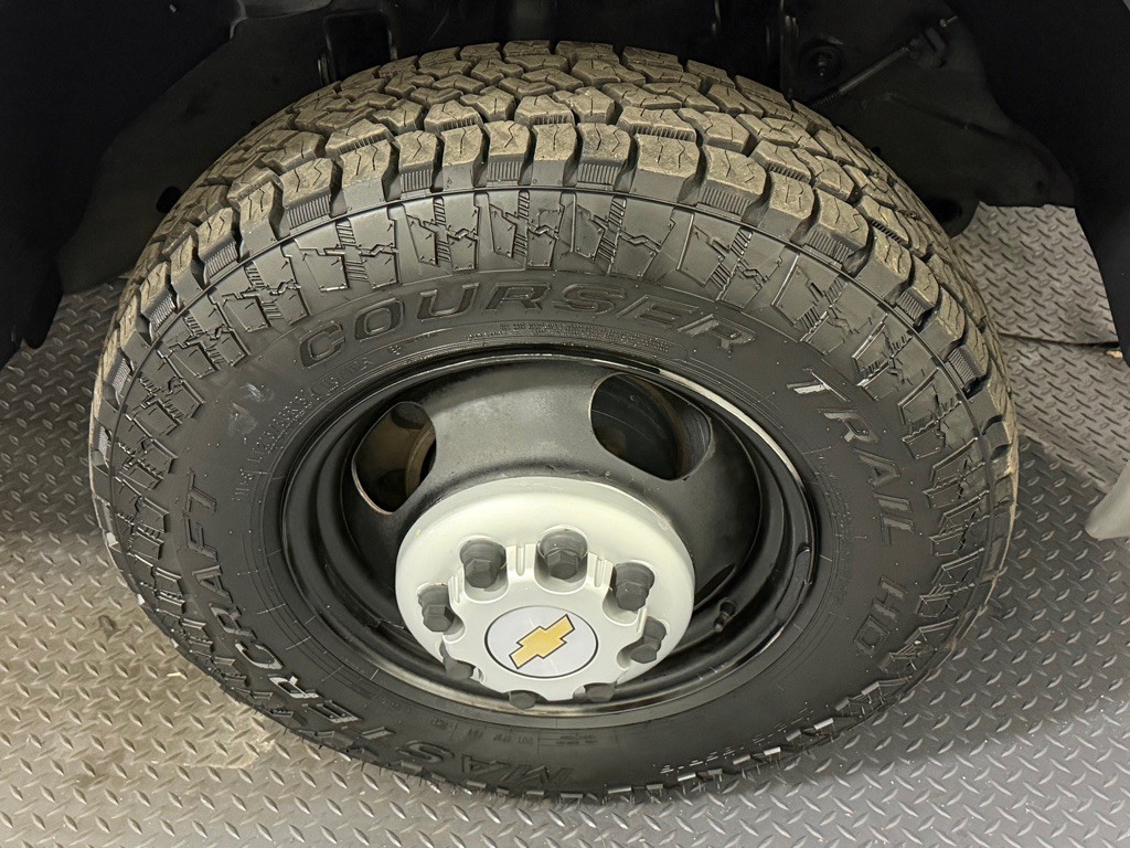 2004 Chevrolet Silverado 1500 Image 17