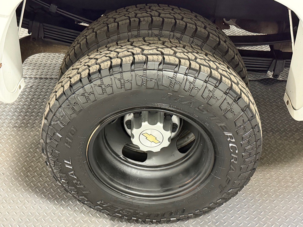 2004 Chevrolet Silverado 1500 Image 18