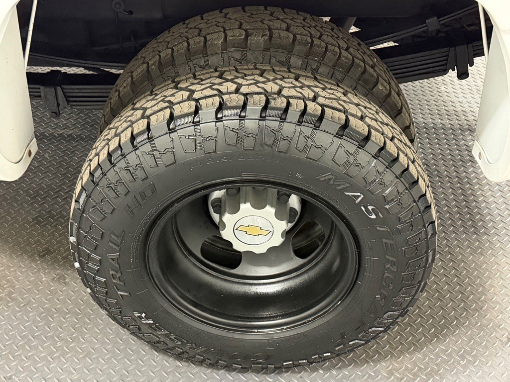 2004 Chevrolet Silverado 1500 Image 19