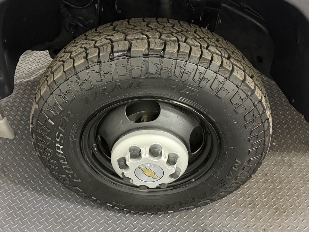 2004 Chevrolet Silverado 1500 Image 20