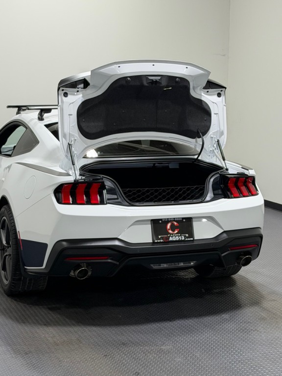 2024 Ford Mustang Image 16