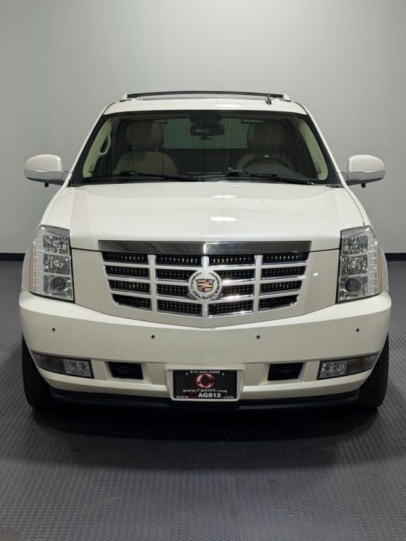 2013 Cadillac Escalade Image 3