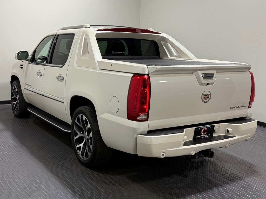 2013 Cadillac Escalade Image 7