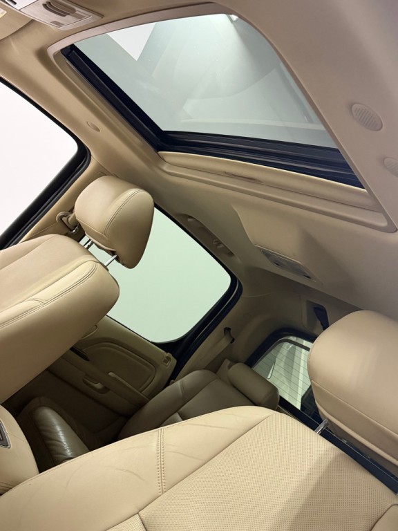 2013 Cadillac Escalade Image 16