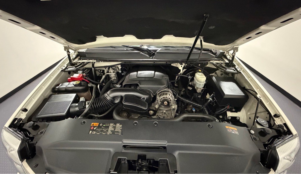 2013 Cadillac Escalade Image 17