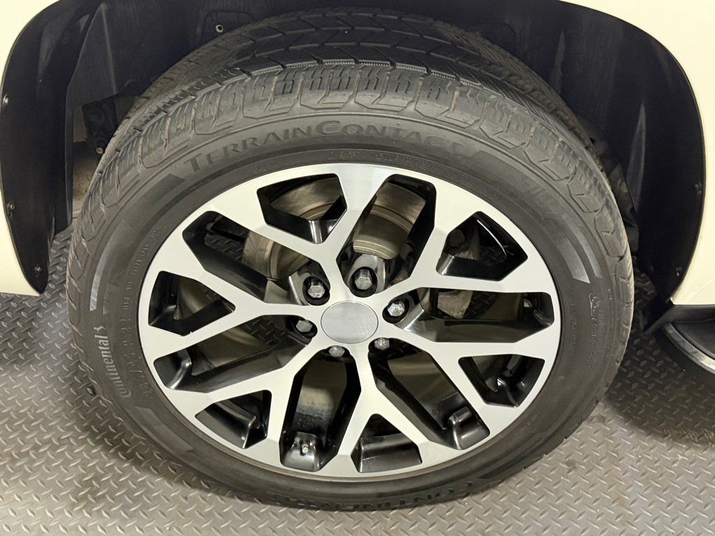 2013 Cadillac Escalade Image 19