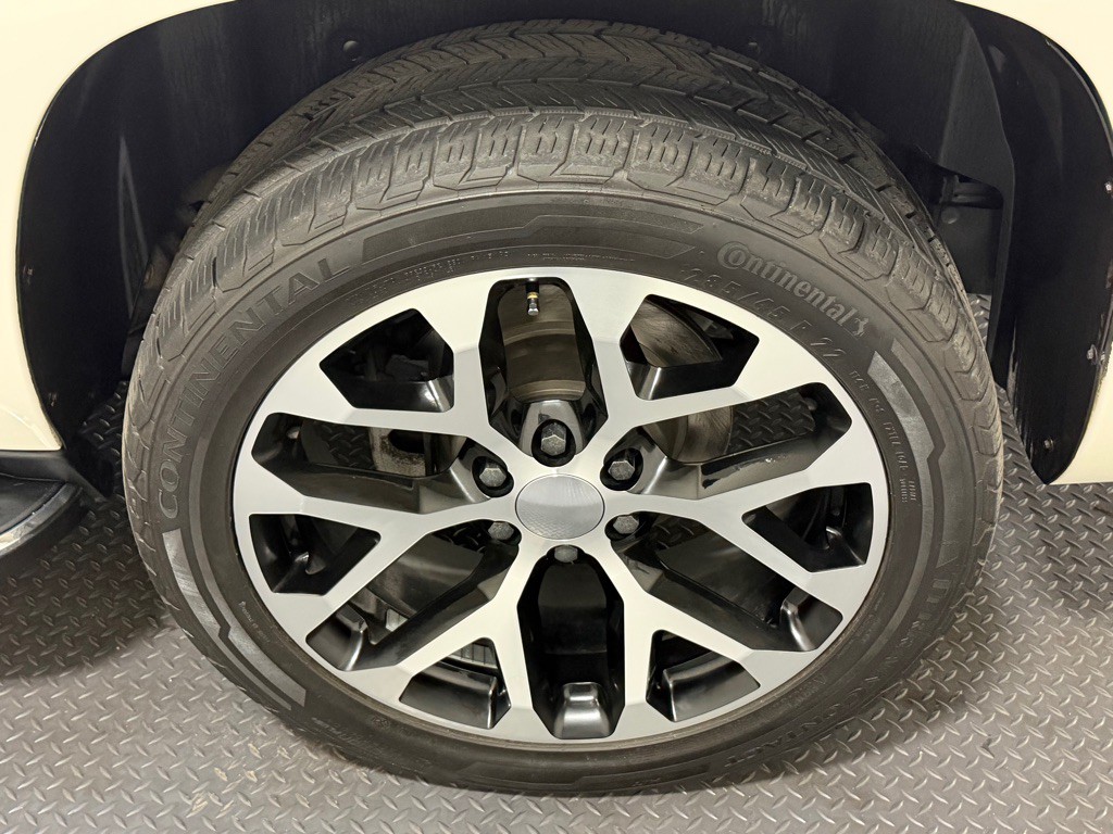 2013 Cadillac Escalade Image 20