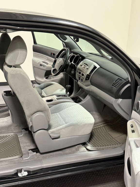 2010 Toyota Tacoma Image 11
