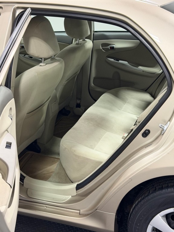 2010 Toyota Corolla Image 9