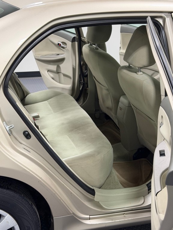 2010 Toyota Corolla Image 10