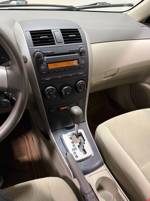 2010 Toyota Corolla Image 13