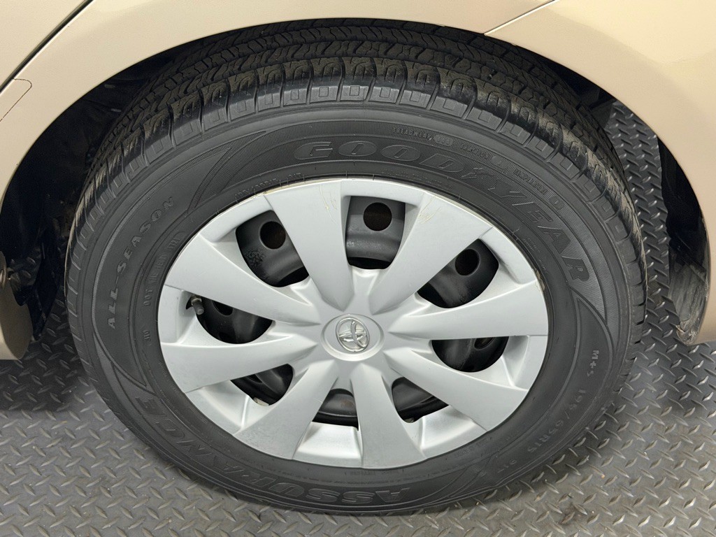 2010 Toyota Corolla Image 19