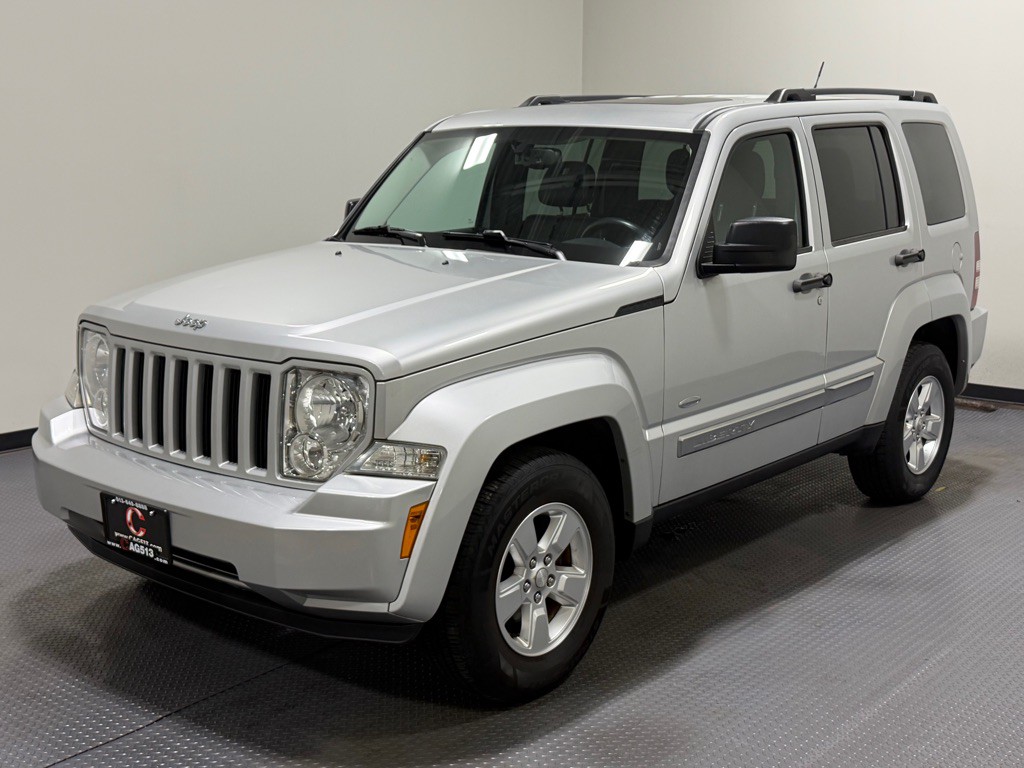 2012 Jeep Liberty Image 1