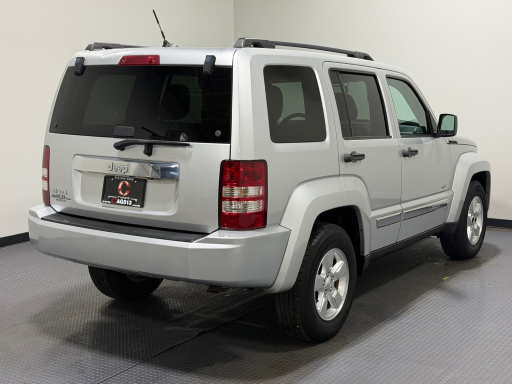 2012 Jeep Liberty Image 5