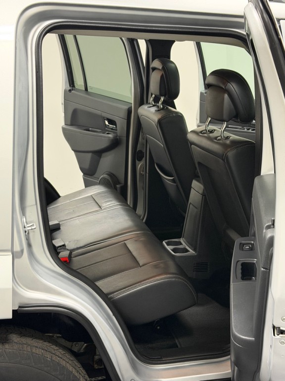 2012 Jeep Liberty Image 10