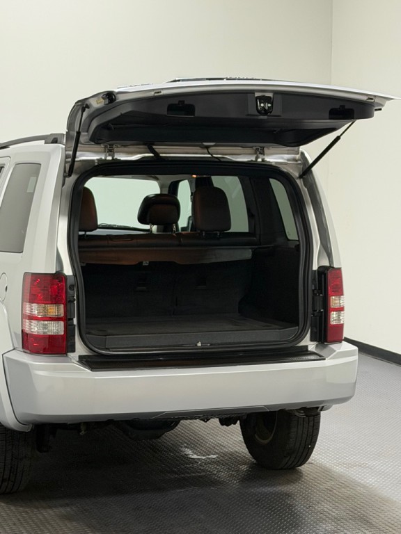 2012 Jeep Liberty Image 12