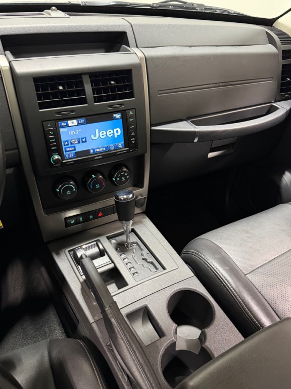 2012 Jeep Liberty Image 13