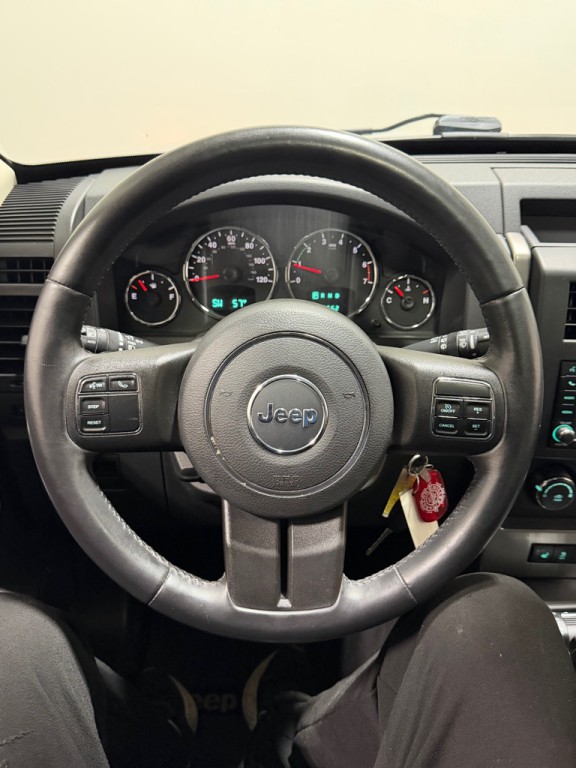 2012 Jeep Liberty Image 15