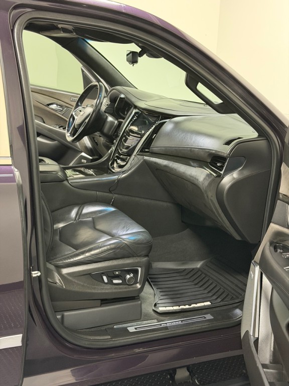 2018 Cadillac Escalade Image 12