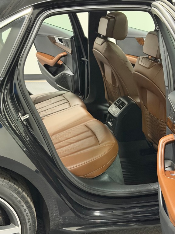 2018 Audi A4 Image 10