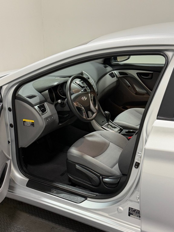 2013 Hyundai Elantra Image 7