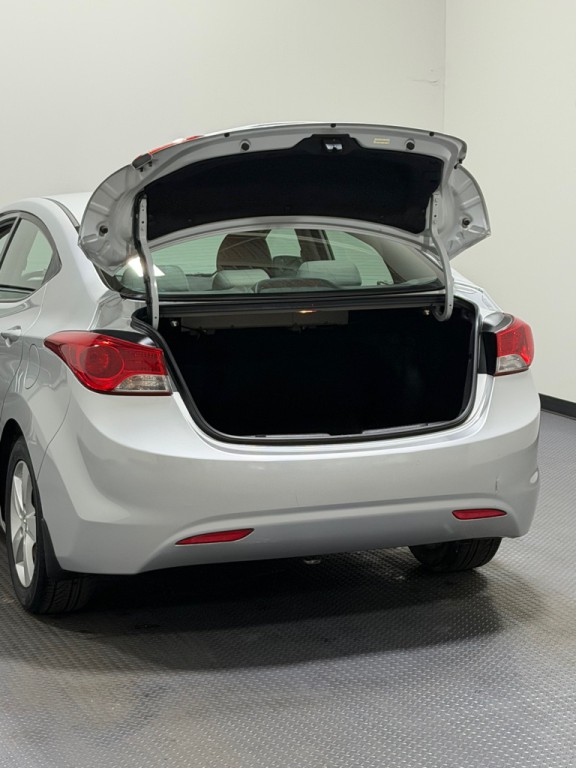 2013 Hyundai Elantra Image 11