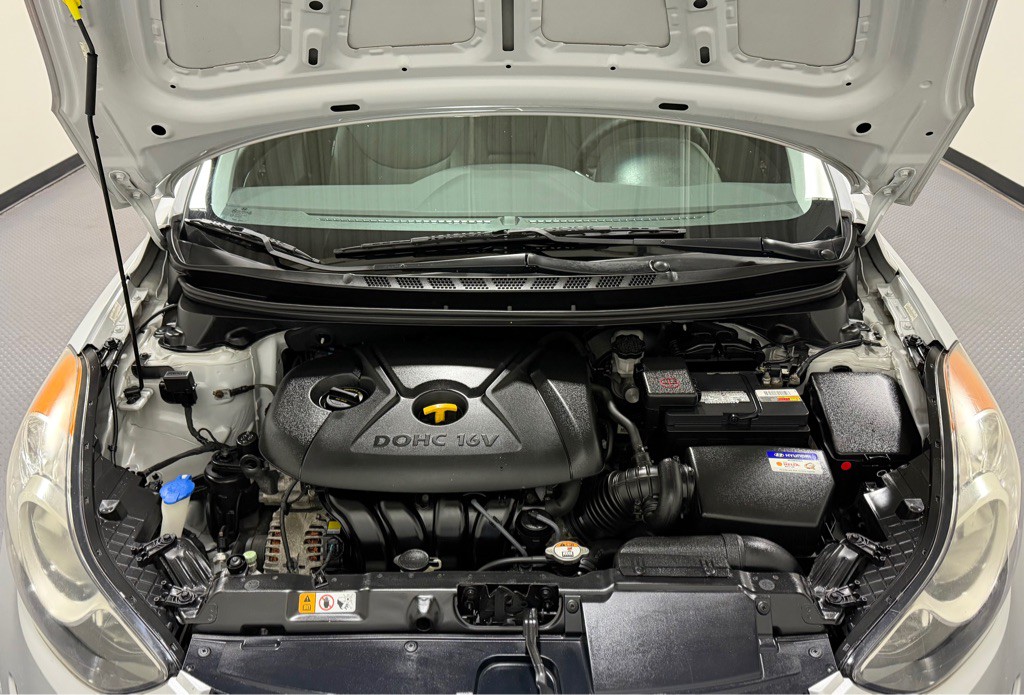 2013 Hyundai Elantra Image 14