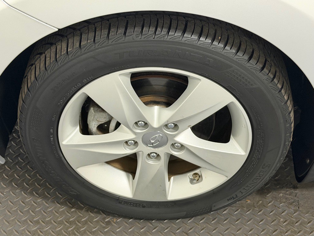 2013 Hyundai Elantra Image 18