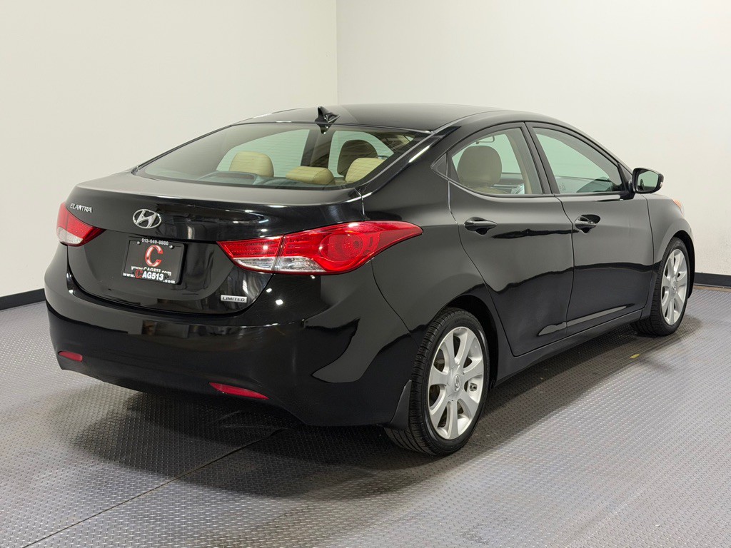 2013 Hyundai Elantra Image 5
